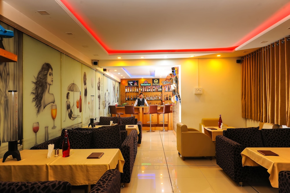 Hotel Radiant 15/27