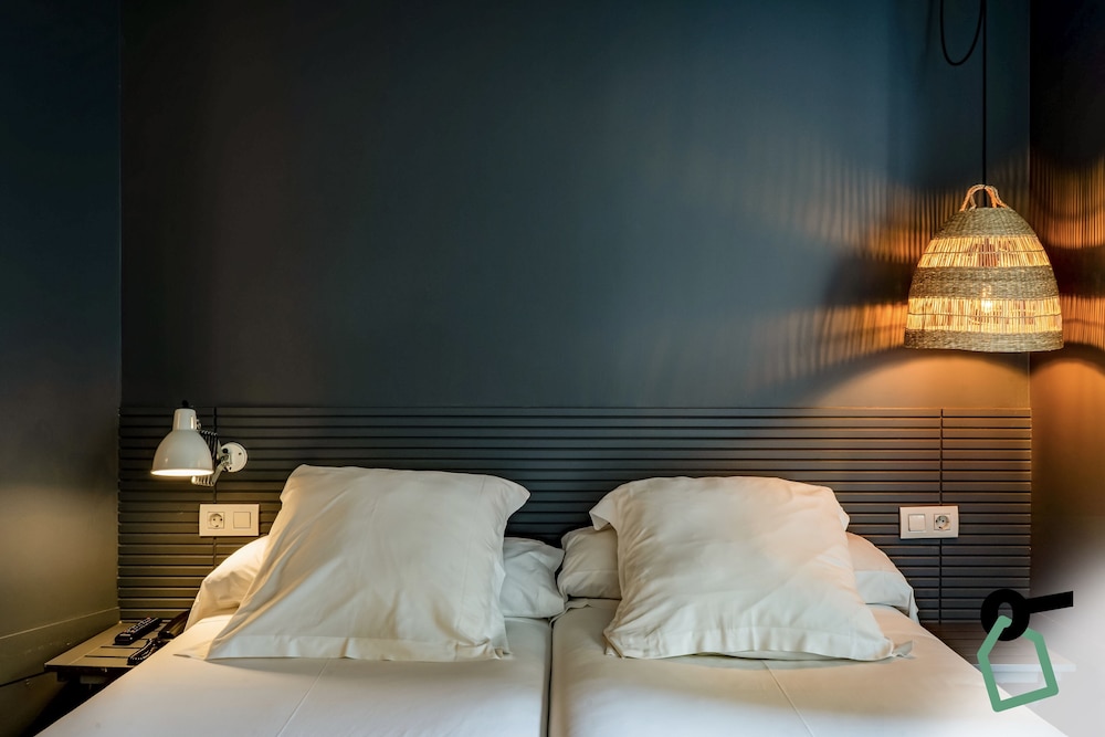 Hotel Sixties 23/74
