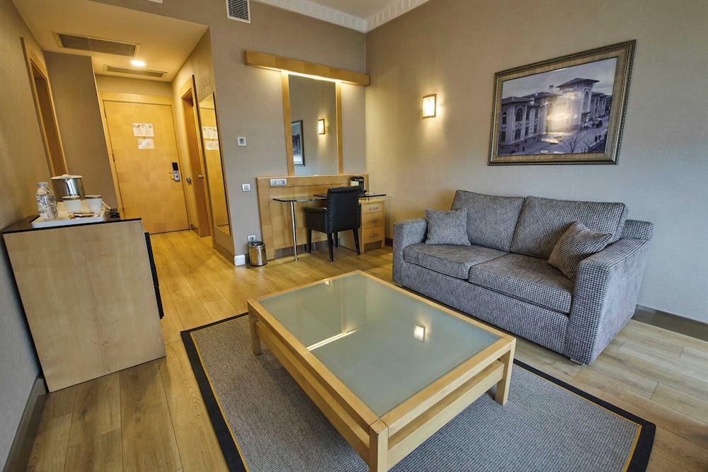 METROPOLITAN HOTEL ANKARA 48/67