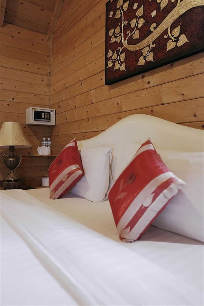 Loghome Boutique 16/71
