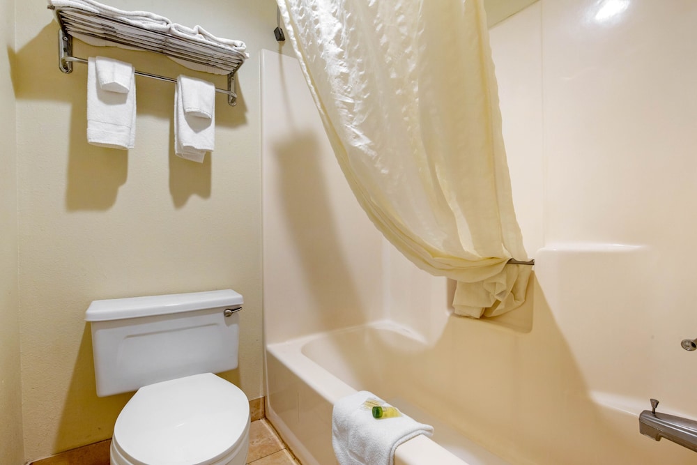 Suburban Extended Stay Warner Robins 35/35