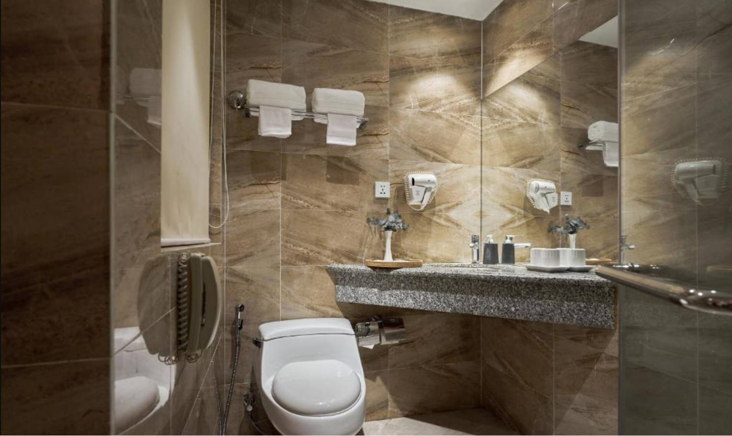 Inner, Superior, No View، Sky Gem Hotel Sora 2/3