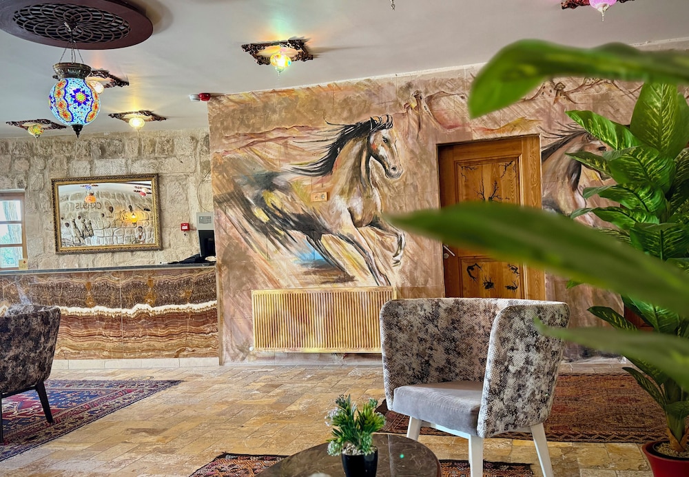 Crassus Cave Hotel 8/50