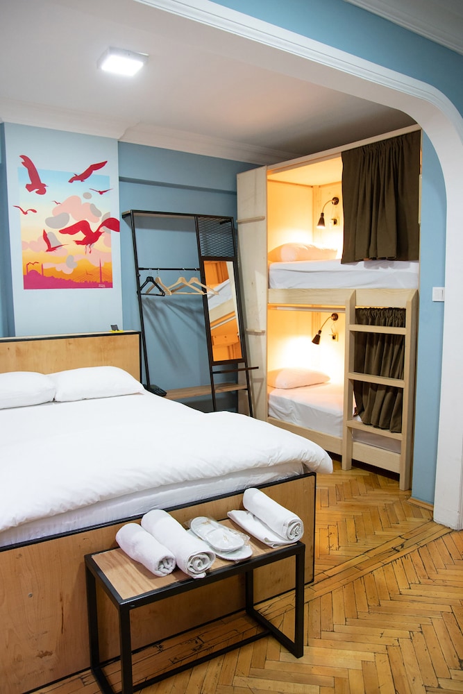 Yolohostel 16/46
