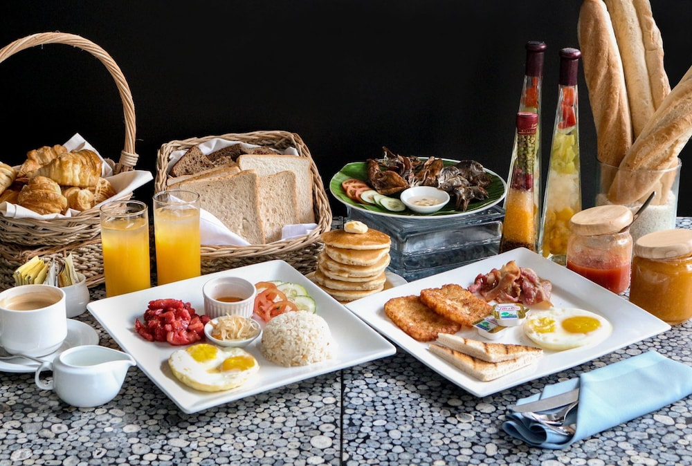 B Hotel Alabang 42/54