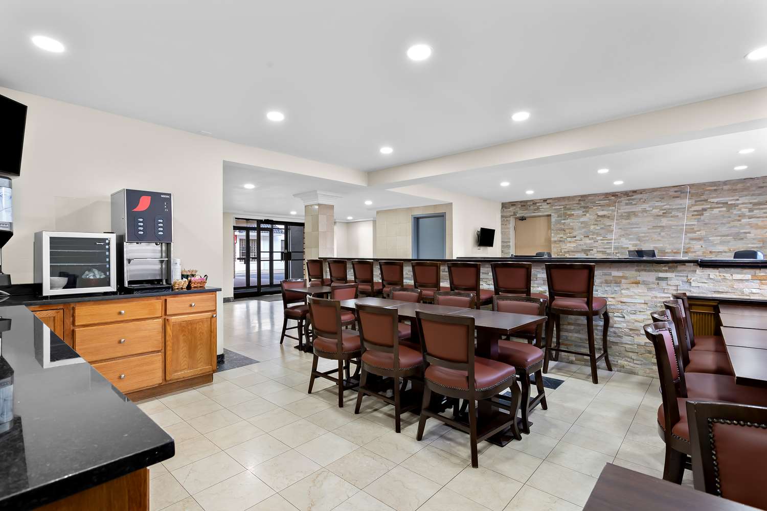 SureStay Plus by Best Western Windsor 15/18
