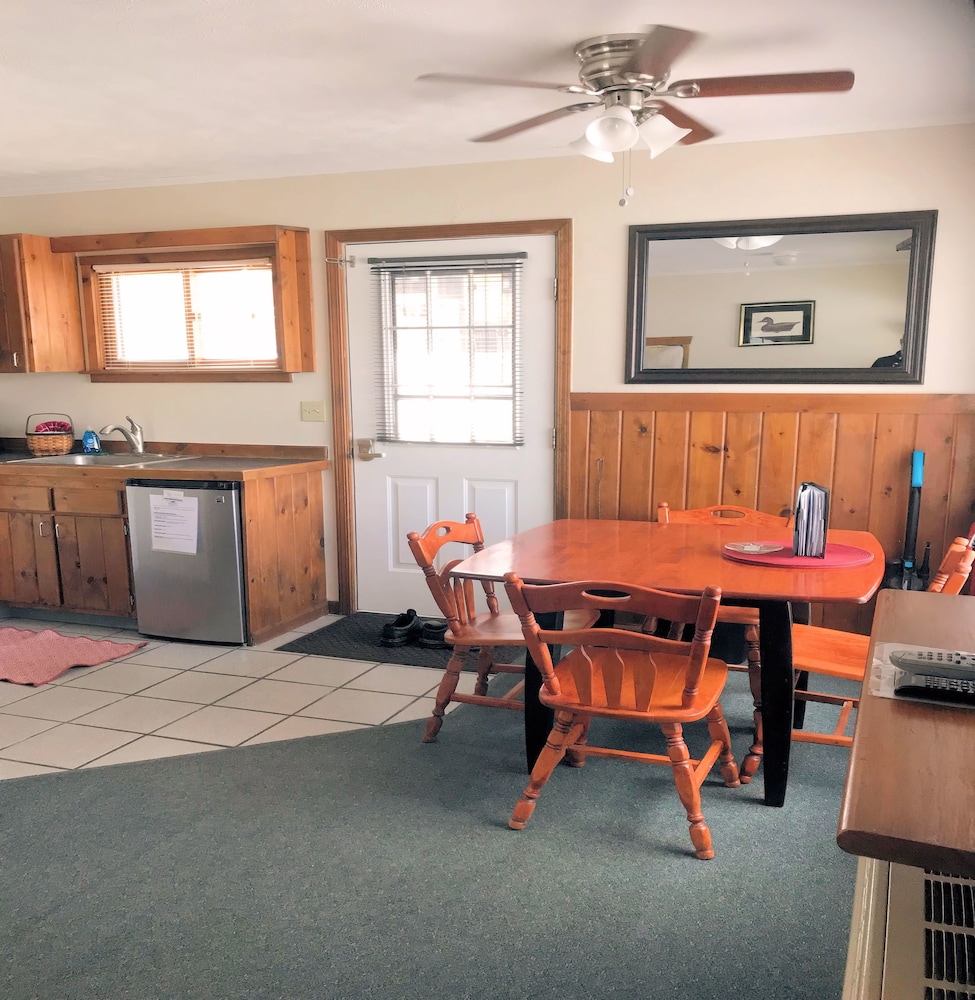 Clear Lake Resort 24/50