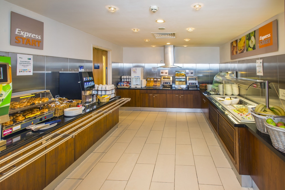 Holiday Inn Express Edinburgh Royal Mile 51/77