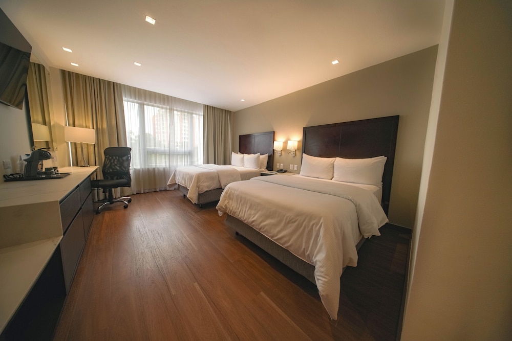 DELUXE, DOUBLE BED, GARDEN VIEW