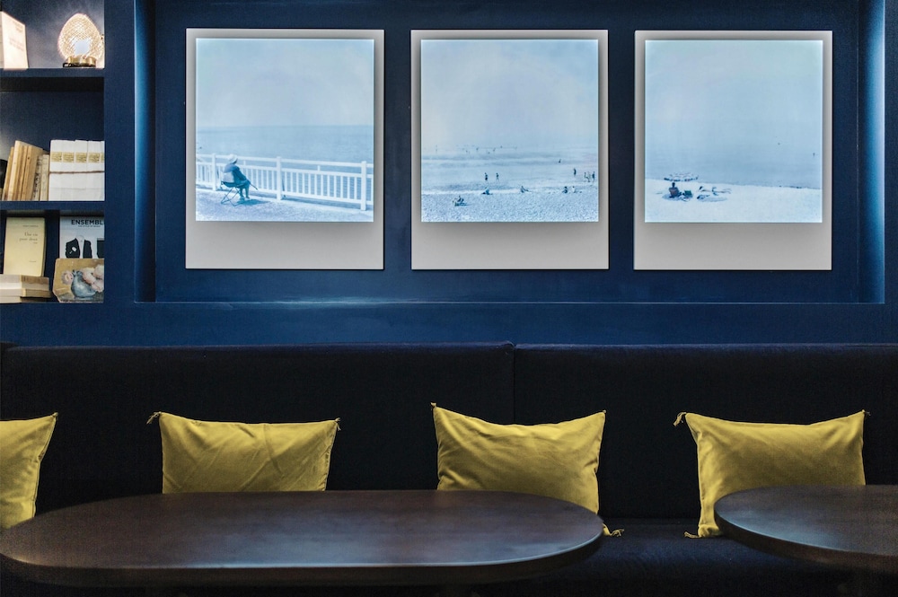 HANDSOME HOTEL BY ELEGANCIA 54/74