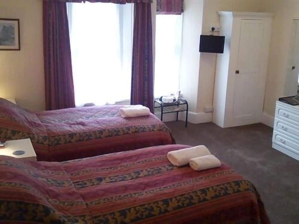 The Darnley Hotel 17/50