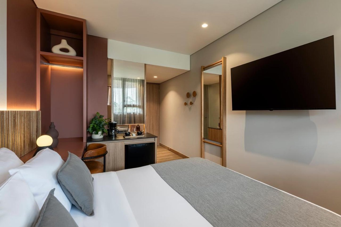 Heiss Hotel 8/46