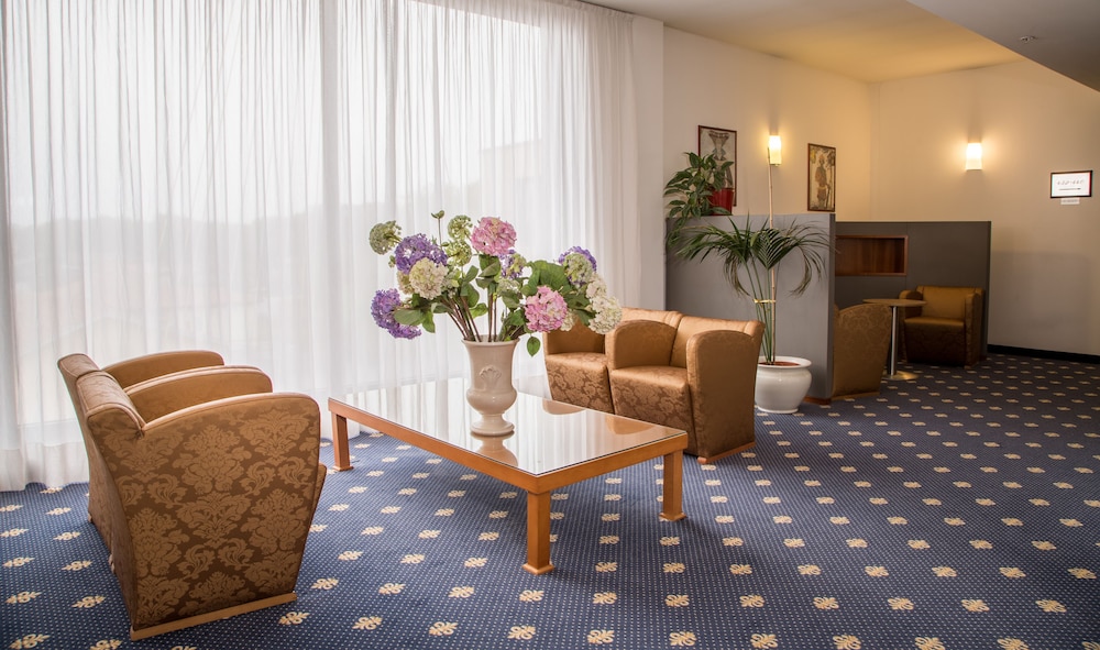 Best Western Cavalieri Della Corona Hotel 39/55