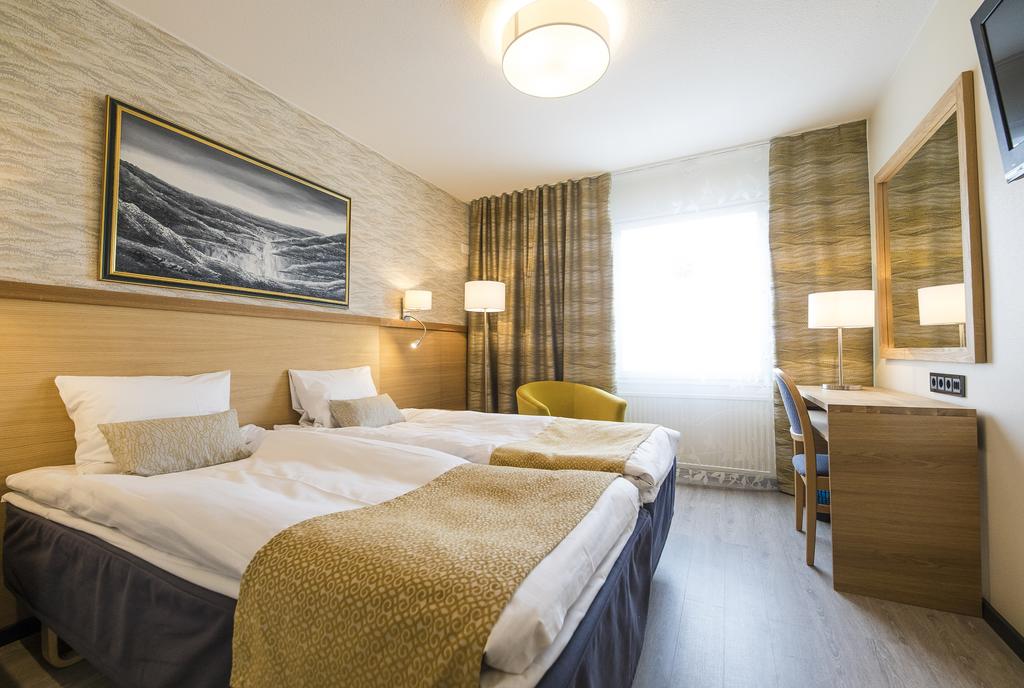 Standard, Twin Beds