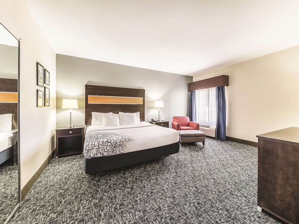 La Quinta Inn & Suites by Wyndham Tulsa - Catoosa Route 66 14/36