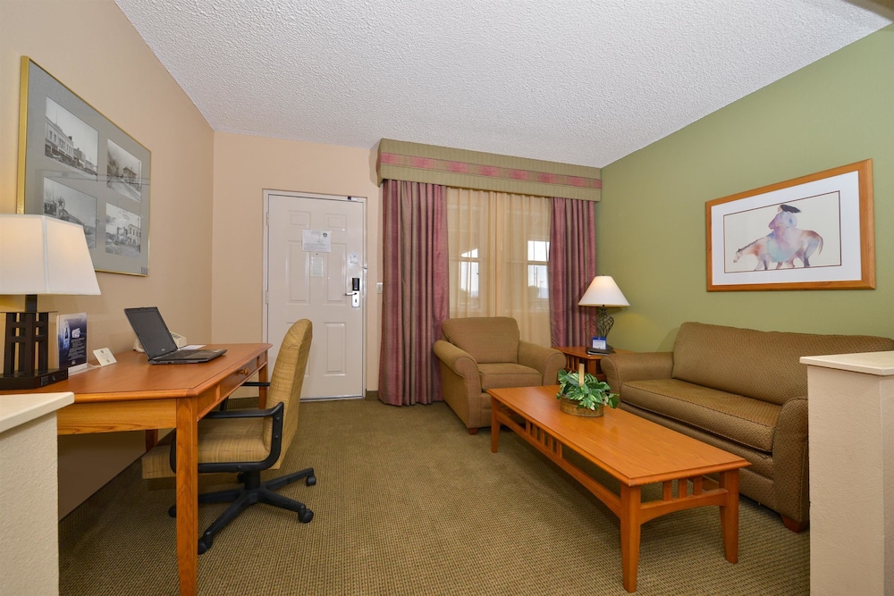Best Western Plus King's Inn & Suites 24/37