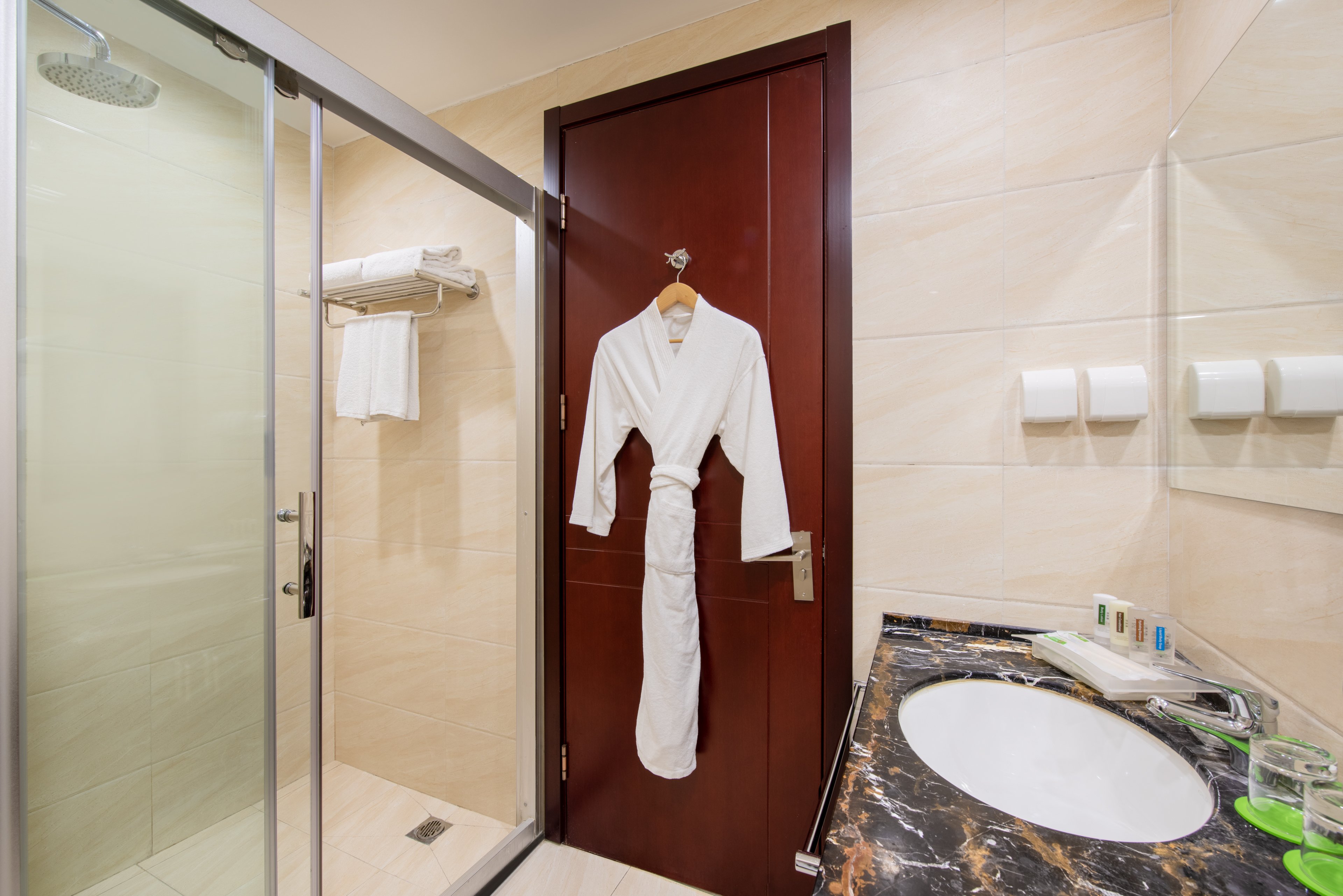 HOLIDAY INN BEIJING AIRPORT ZONE 49/50