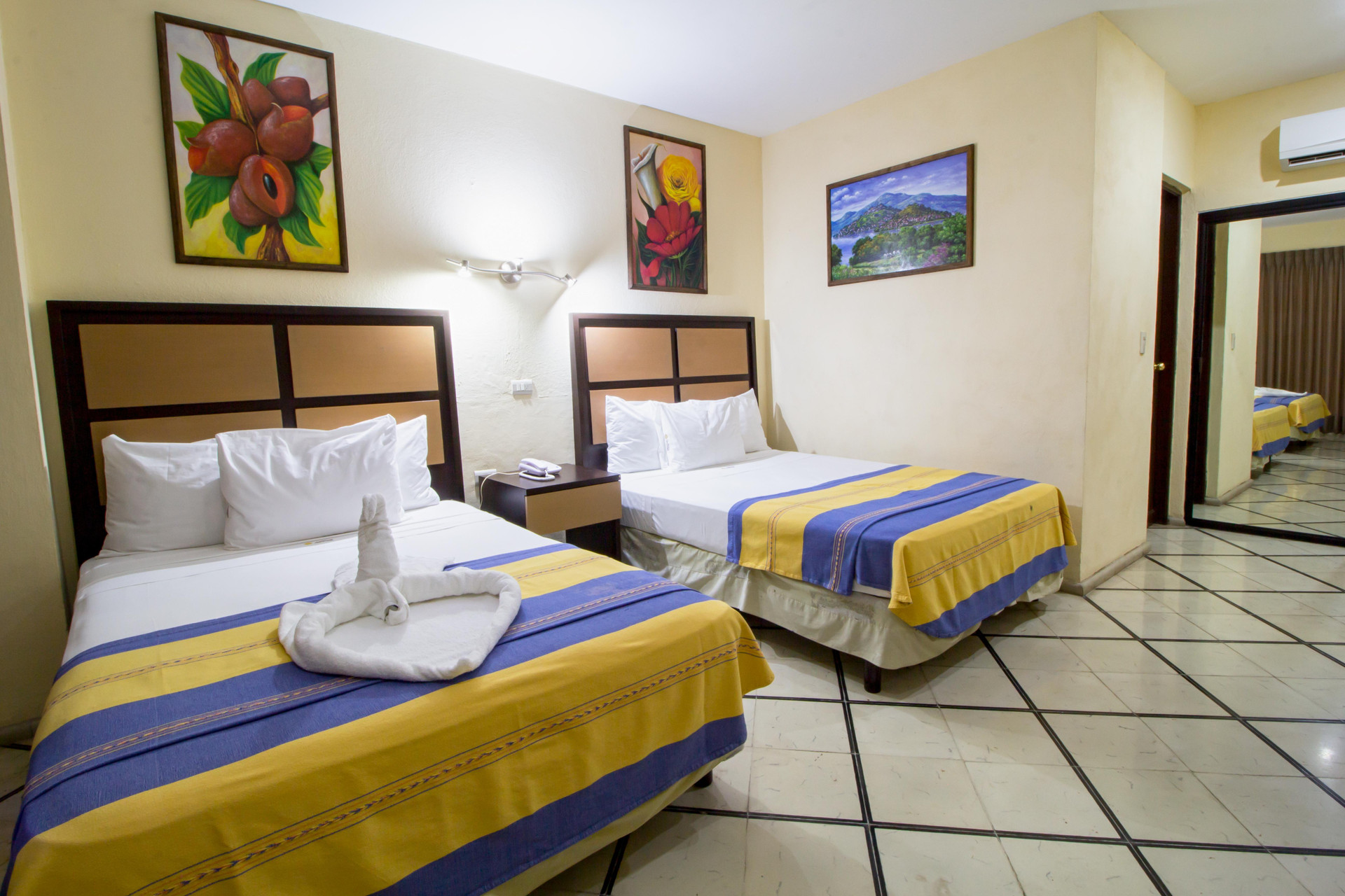 Standard, Double Bed, Hotel Ambassador Merida 6/7