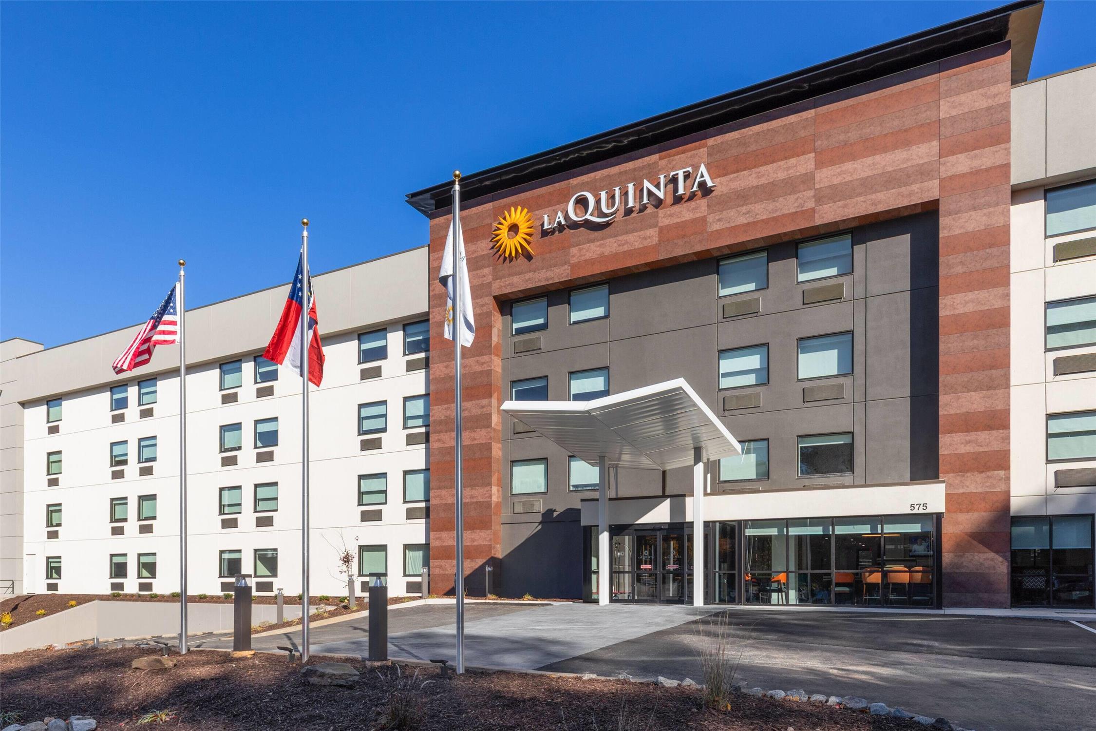 La Quinta Inn & Suites by Wyndham Atlanta Roswell 46/47