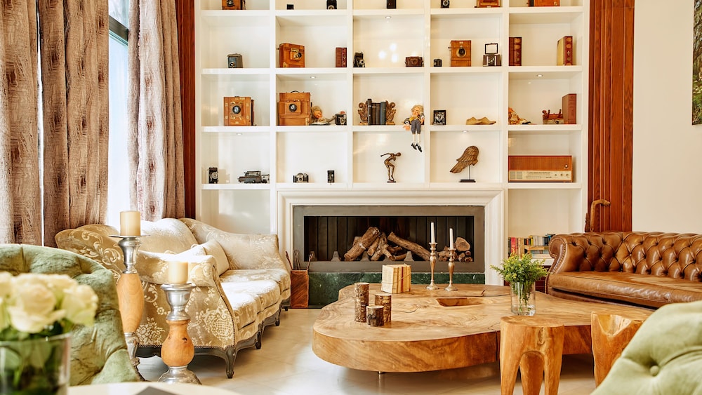 Dioni Boutique Hotel 41/45