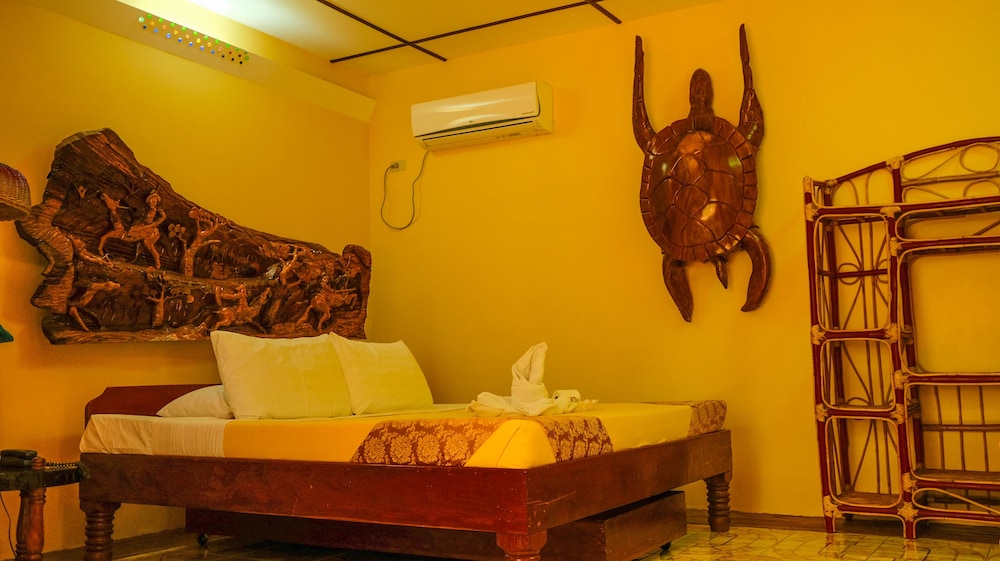 Deep Forest Garden Hotel 56/80