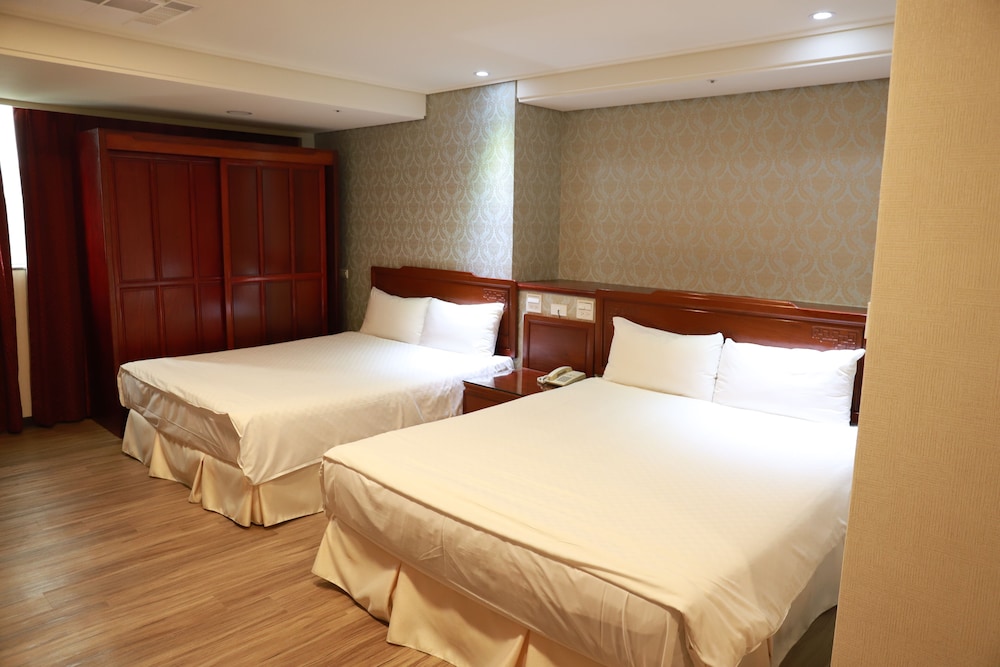 Chuanfu Hotel 15/35