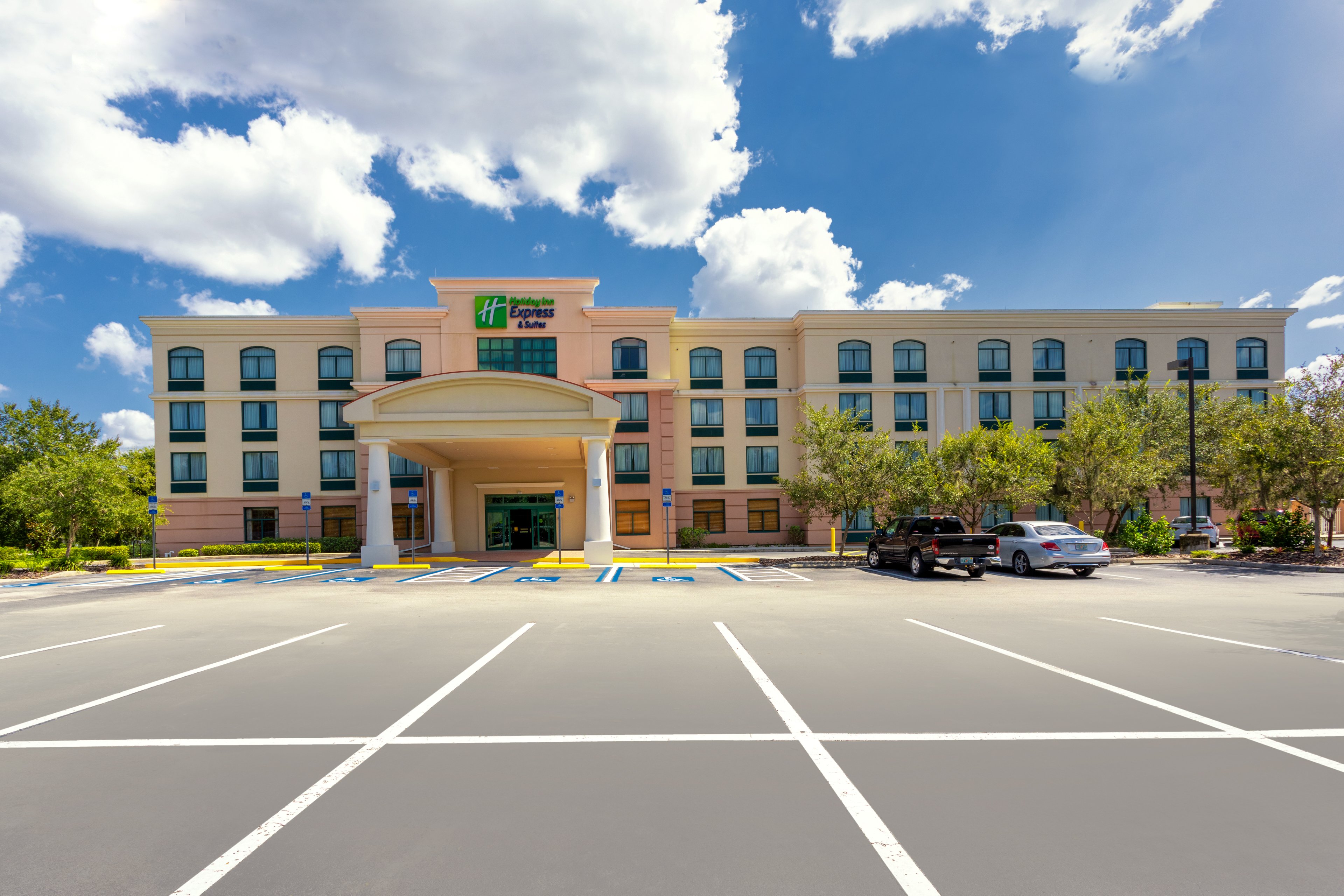 Holiday Inn Express & Suites Bradenton East-Lakewood Ranch 42/50