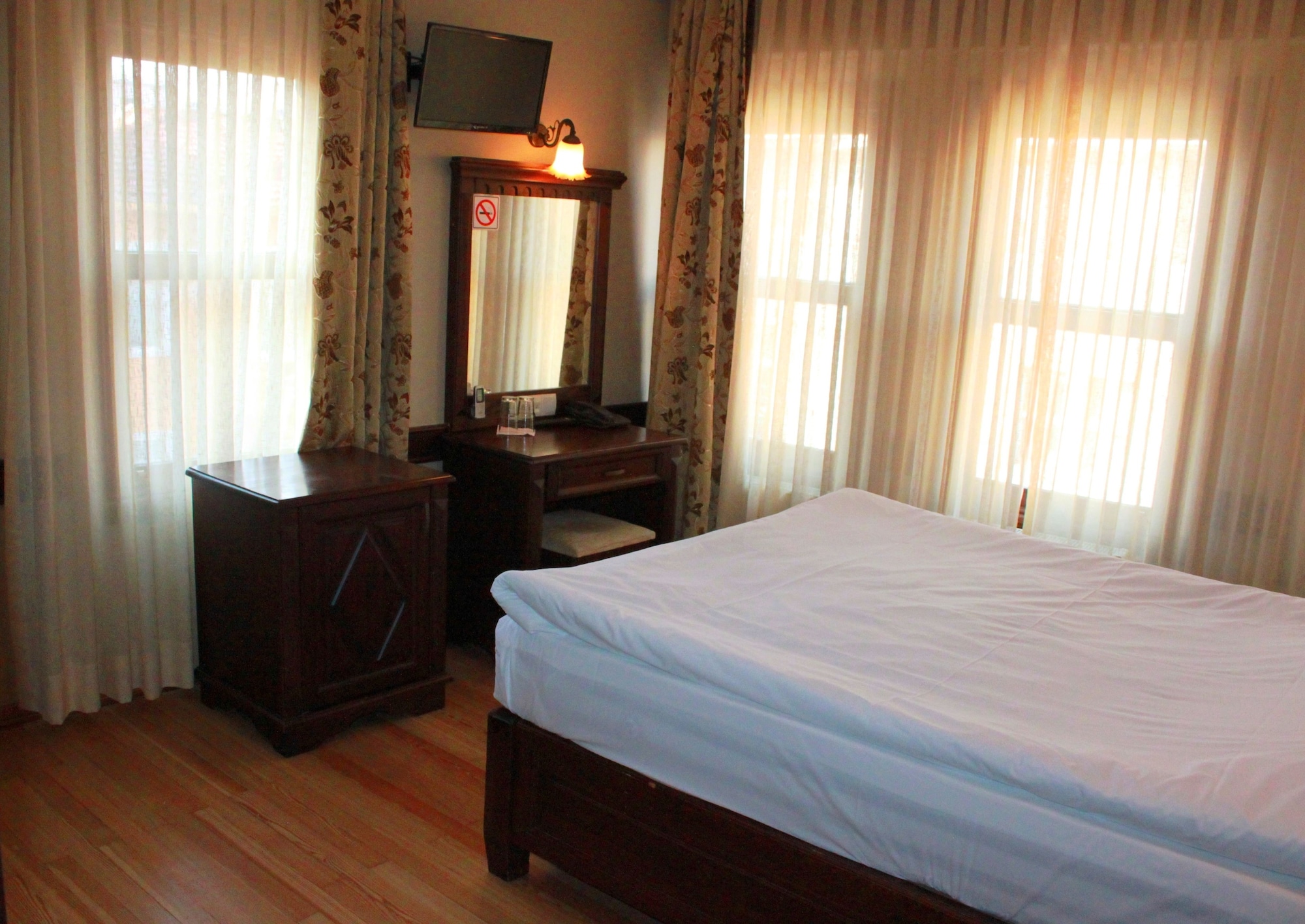 غرفة قياسية بسرير مزدوج بإطلالة على المدينة، HOTEL SULTAN HILL 2/3