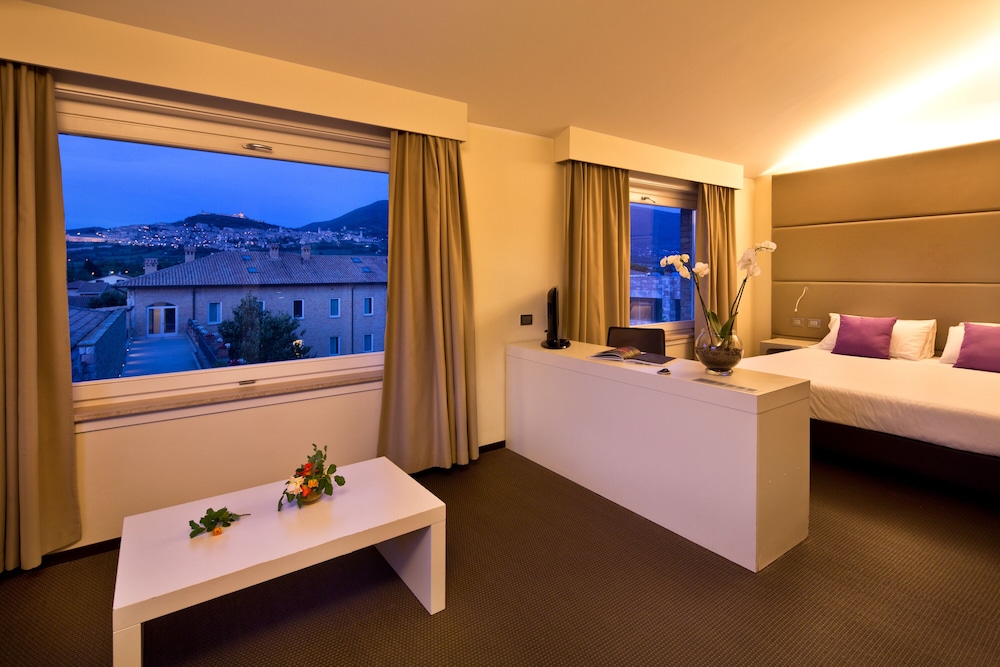 HOTEL CENACOLO(formerly Ora Hotel Cenacolo) 15/42