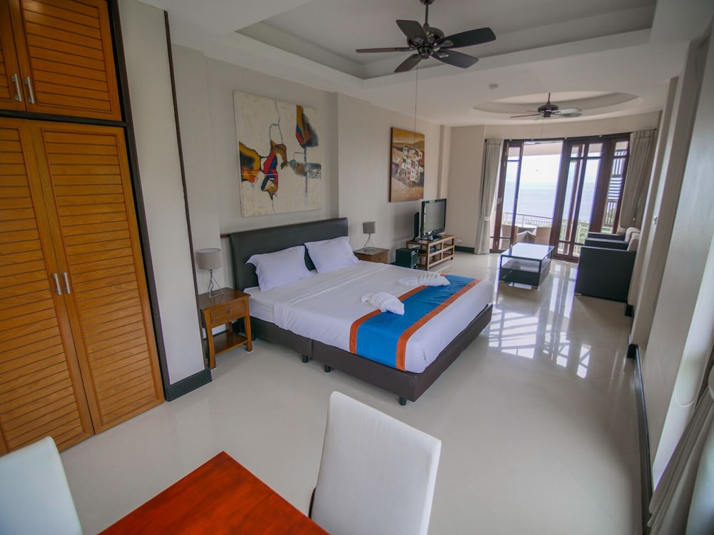 Sunset Hill Boutique Resort 33/77