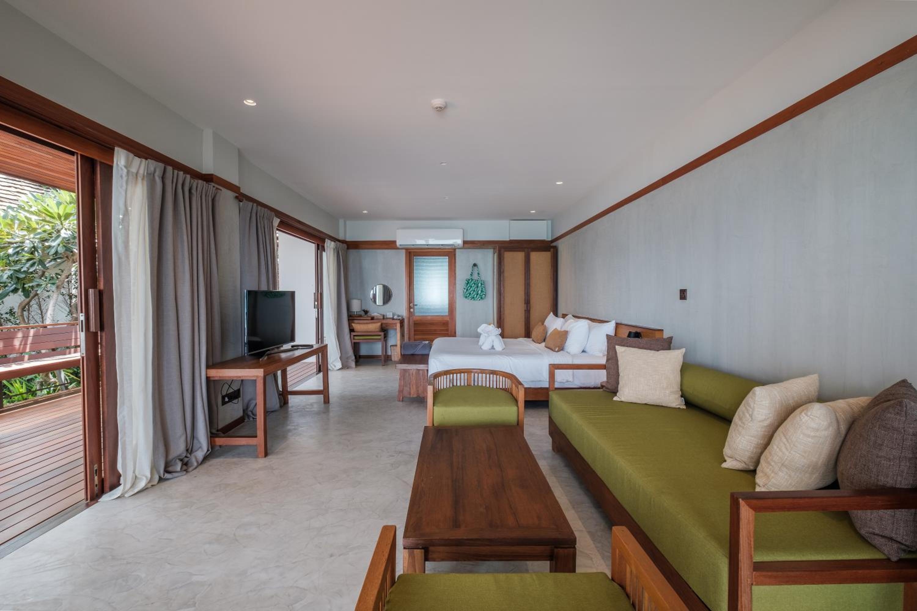 Suite, Beach Front, with Pool