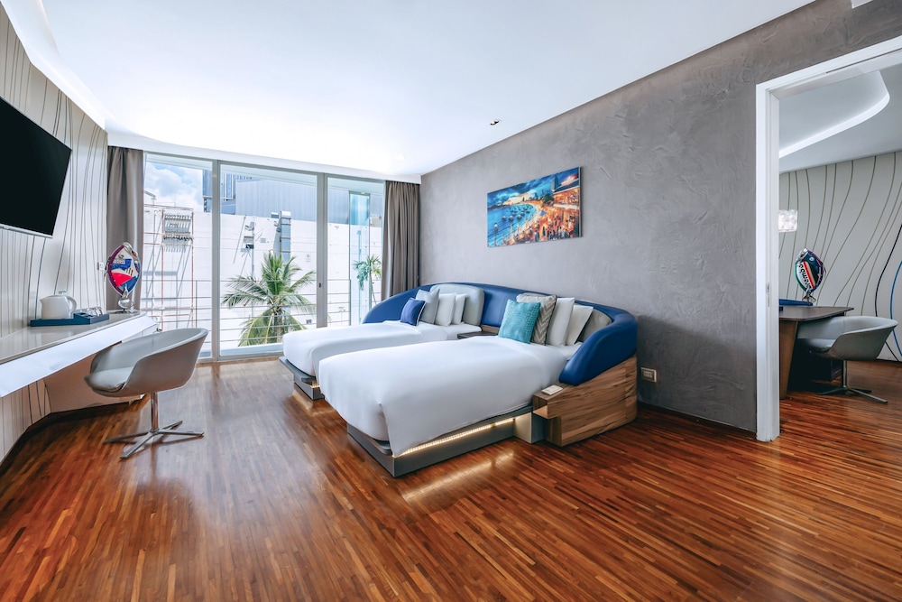 Deluxe Family Room
