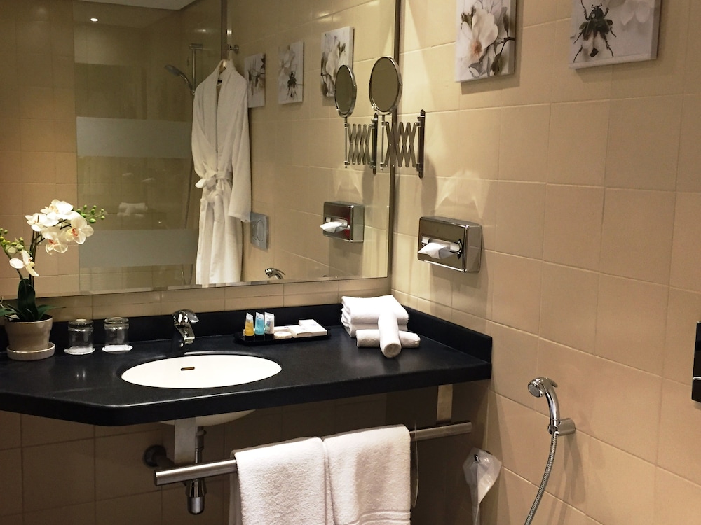 ibis Kuwait Salmiya 76/76