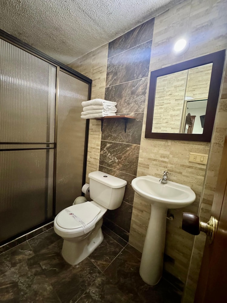 Hotel Tucan Pereira 33/36