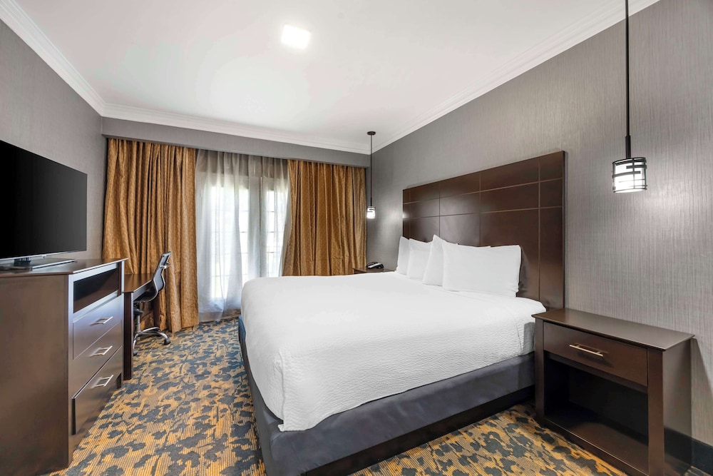 Standard, King Bed