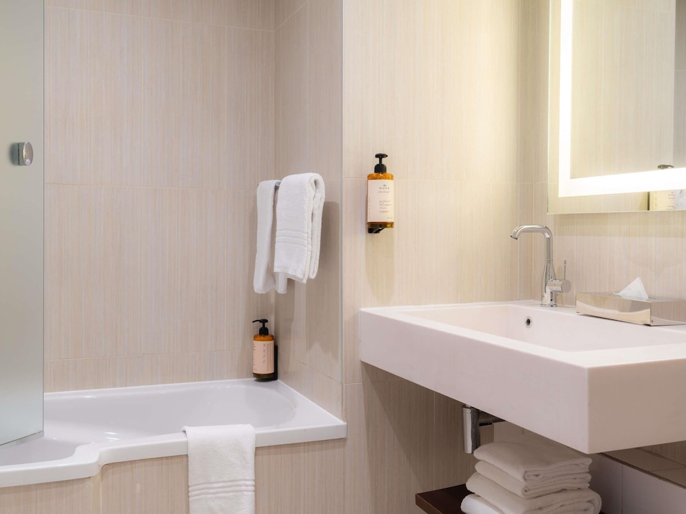 Mercure Paris Ivry Quai de Seine Hotel 78/79