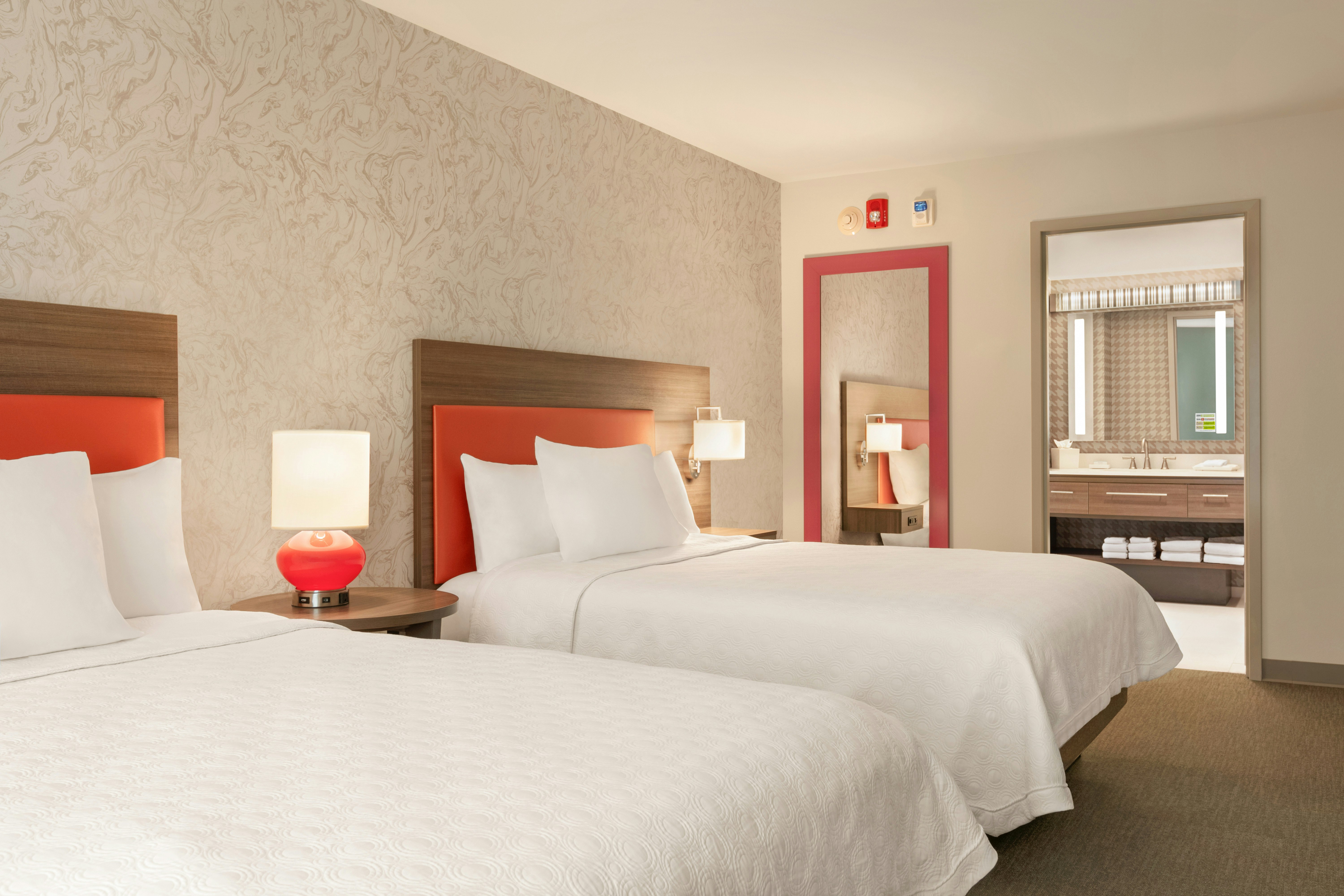Suite, 2 Queen Beds, Accessible