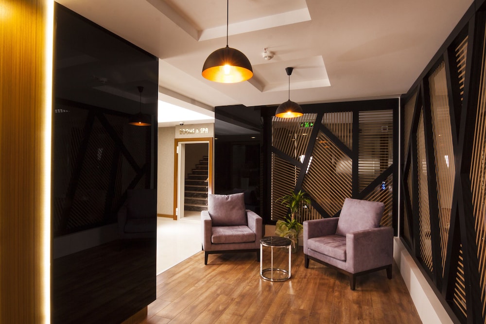 Majura Hotel 32/50