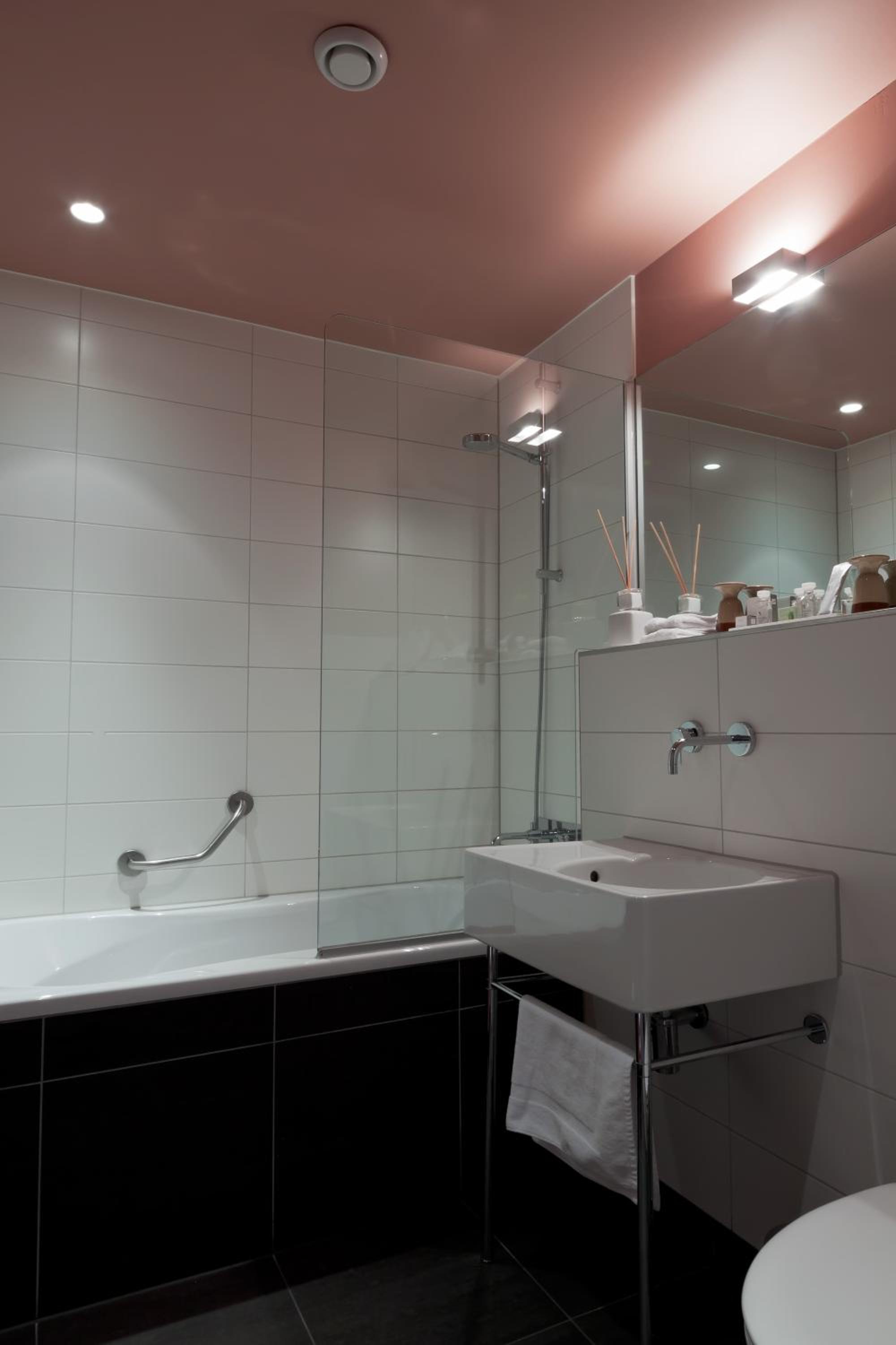 Mezzanine, Double Bed, Suite Hotel Pincoffs Rotterdam 4/6