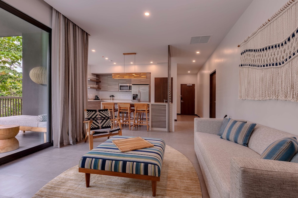Botanika Osa Peninsula, Curio Collection by Hilton 38/73