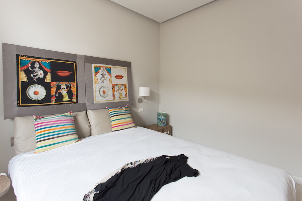 CLASSIC, KING BED