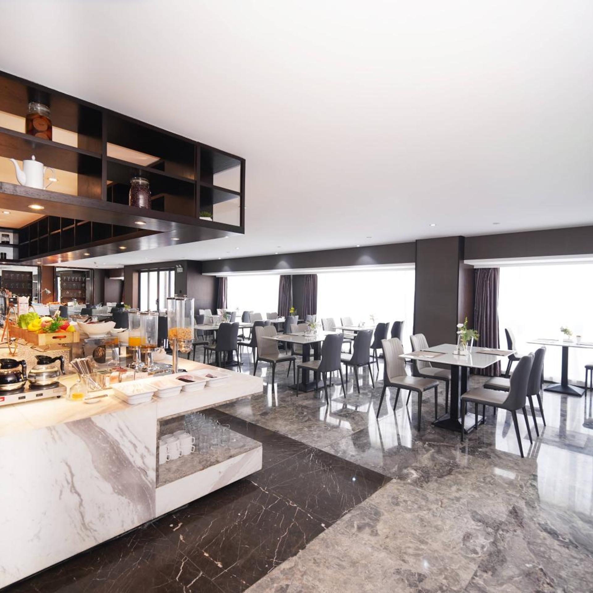 Zhonghao International Hotel 46/55
