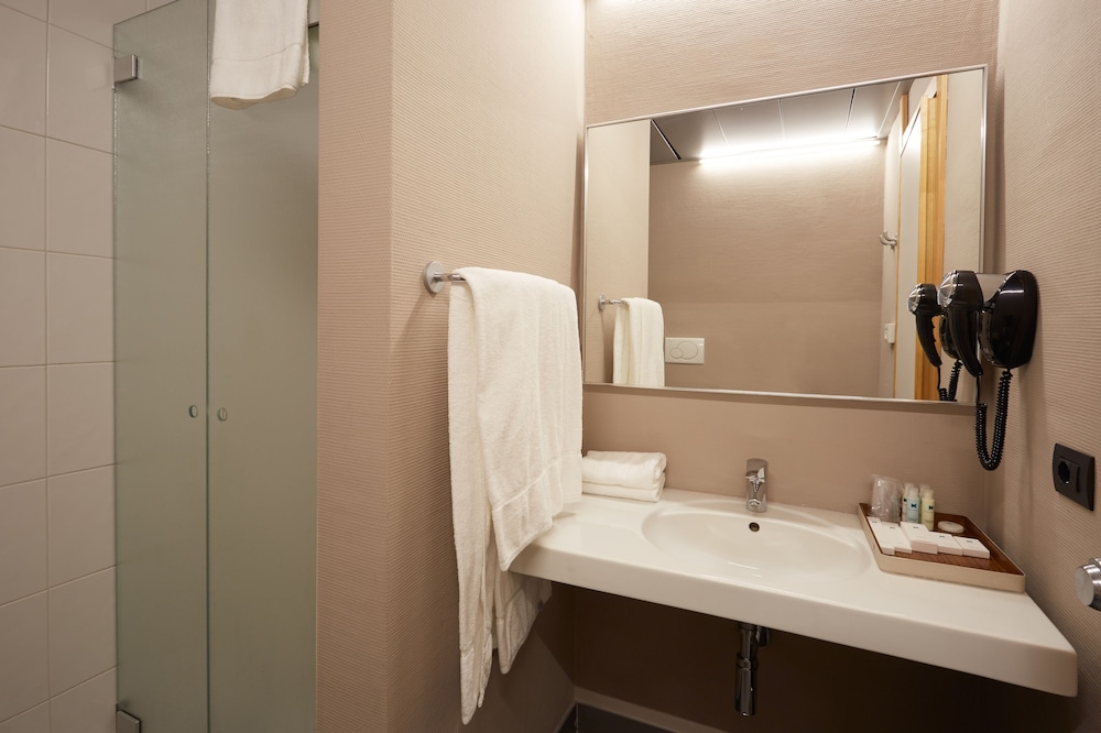 DC Hotel International 64/64