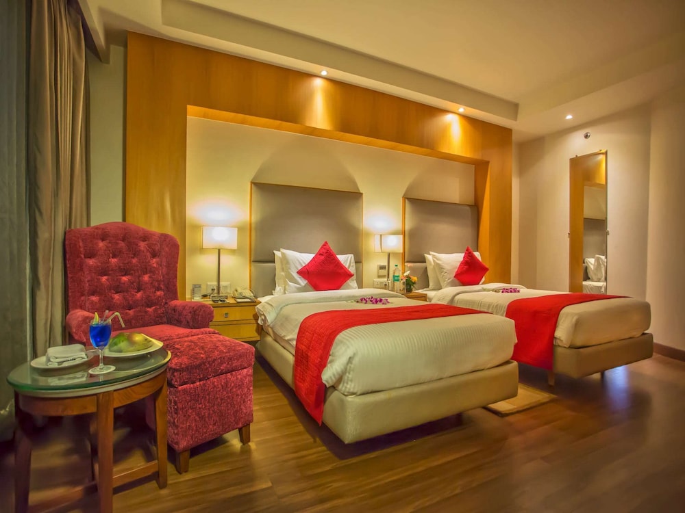 Sarovar Portico 18/50