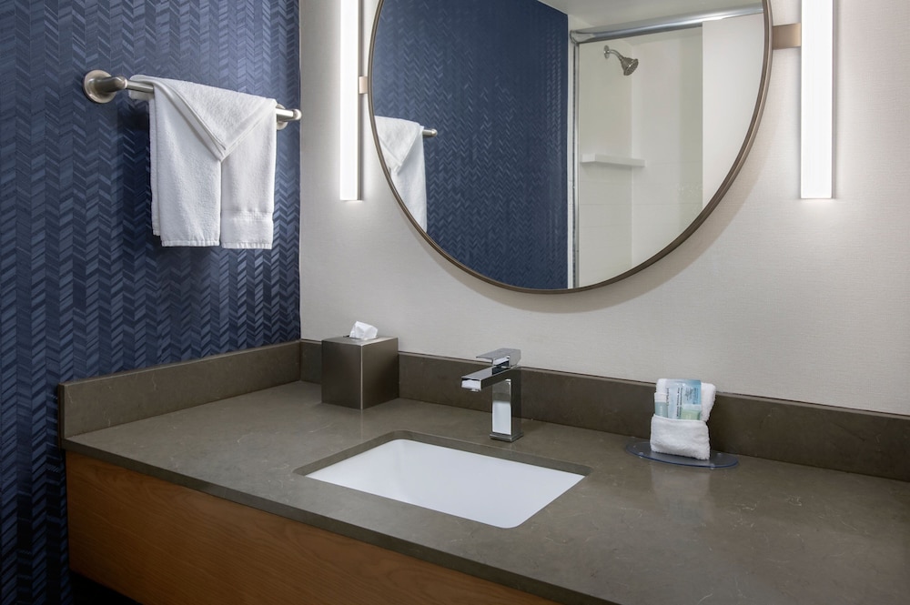 Fairfield Inn Marriott Rochester Airport 37/37
