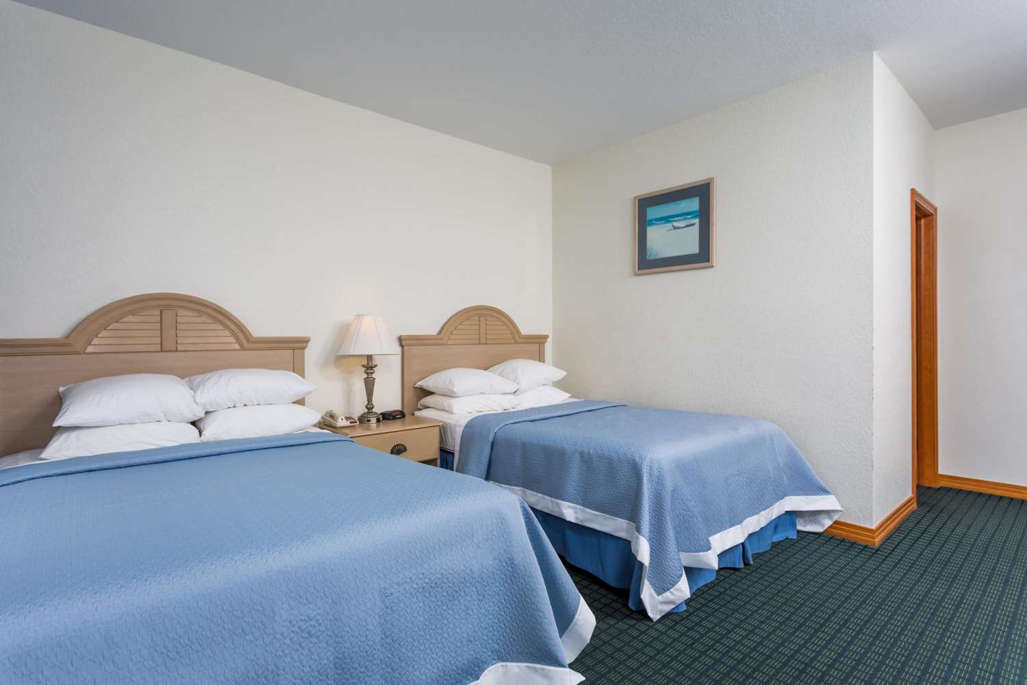 Days Inn by Wyndham Kill Devil Hills Oceanfront - Wilbur 24/59