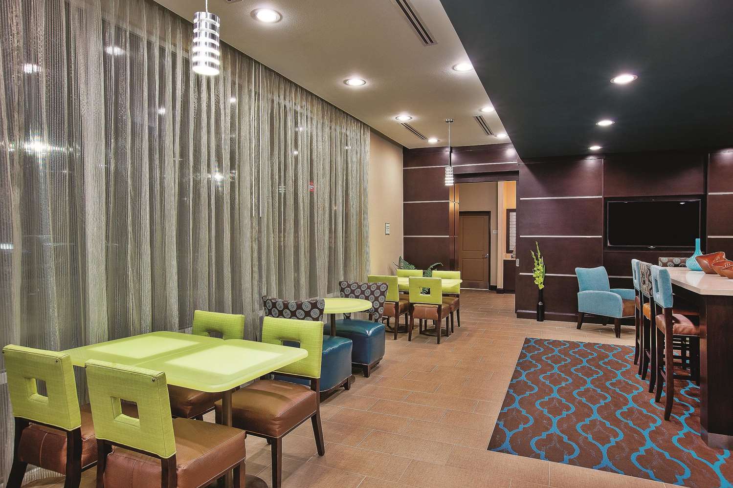 La Quinta Inn Suites Cotulla 14/20