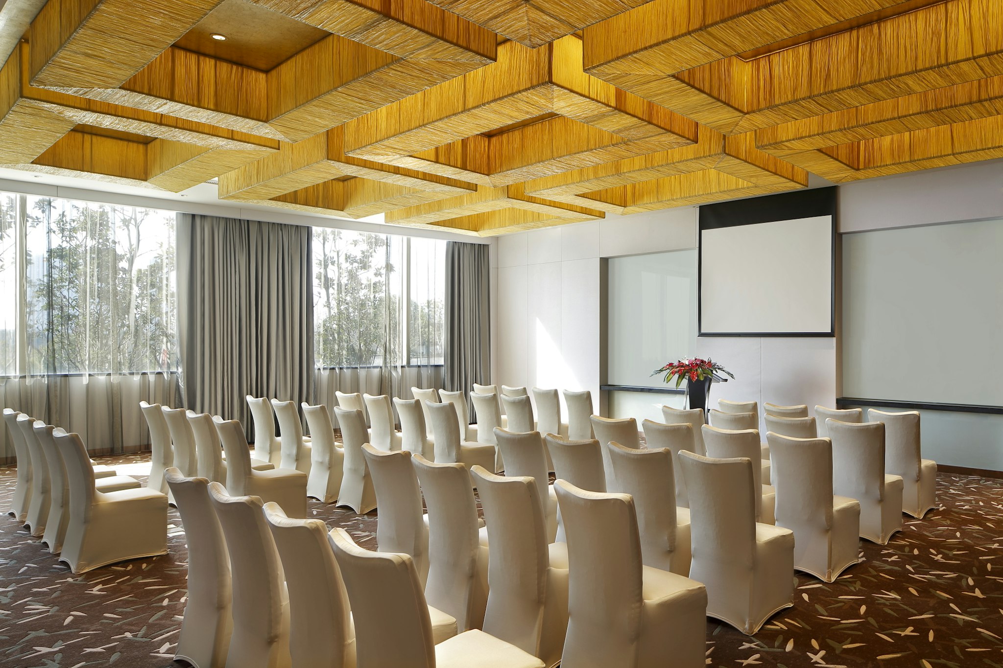 Intercontinental Ningbo 66/79