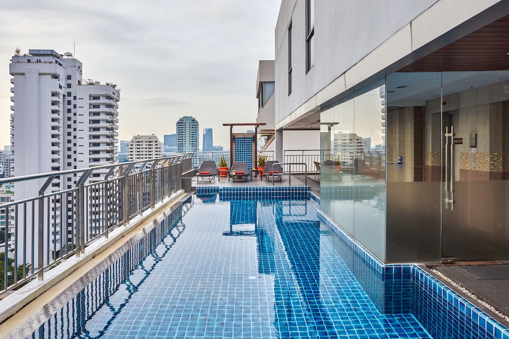 Adelphi Suites Bangkok 66/69