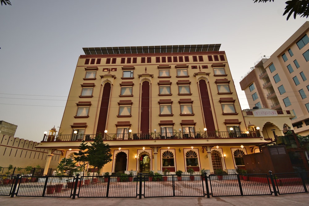 HOTEL UMAID RESIDENCY photo4